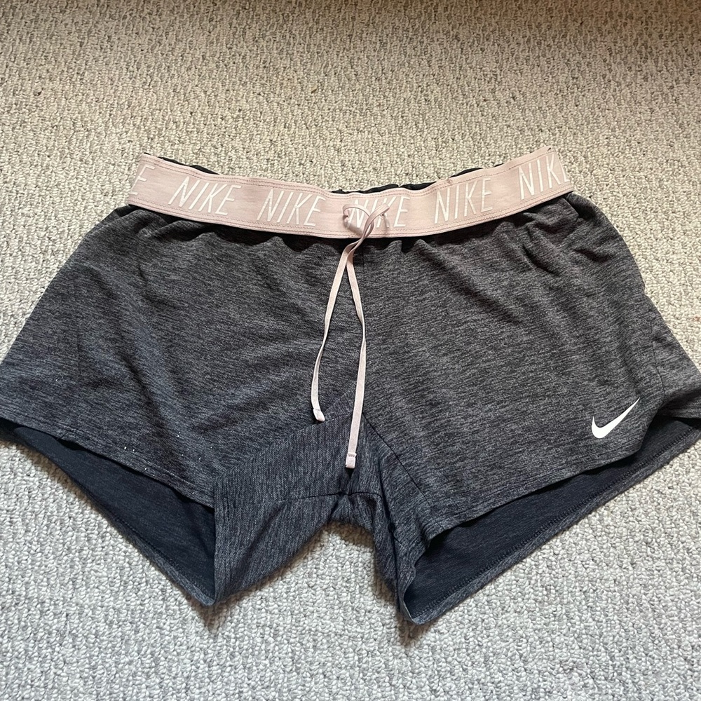 M Nike shorts